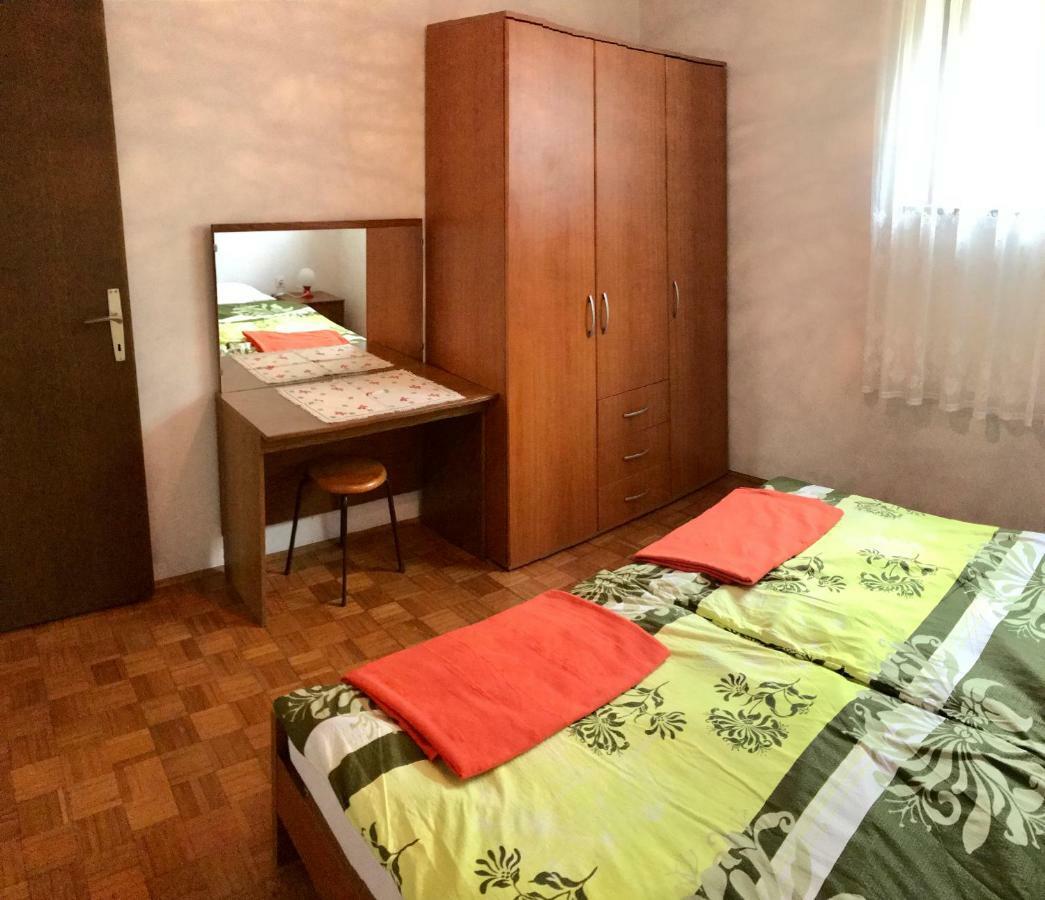 Apartments Markelj Ловречиця Екстер'єр фото