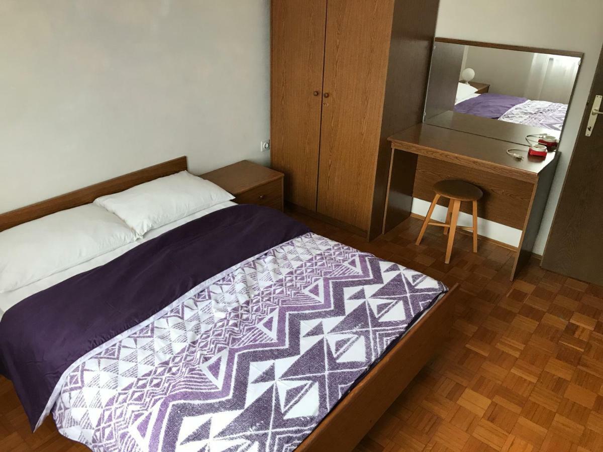 Apartments Markelj Ловречиця Екстер'єр фото