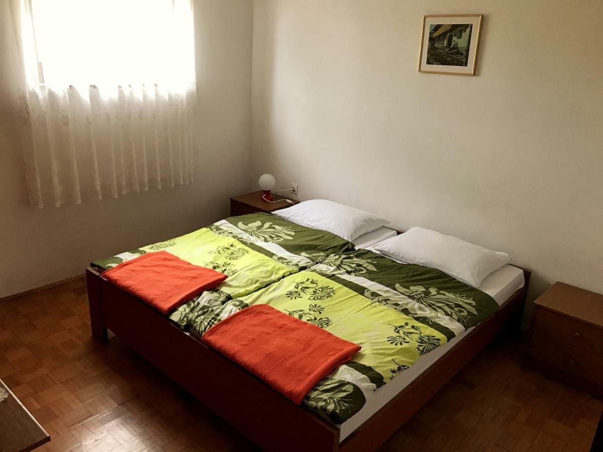 Apartments Markelj Ловречиця Екстер'єр фото