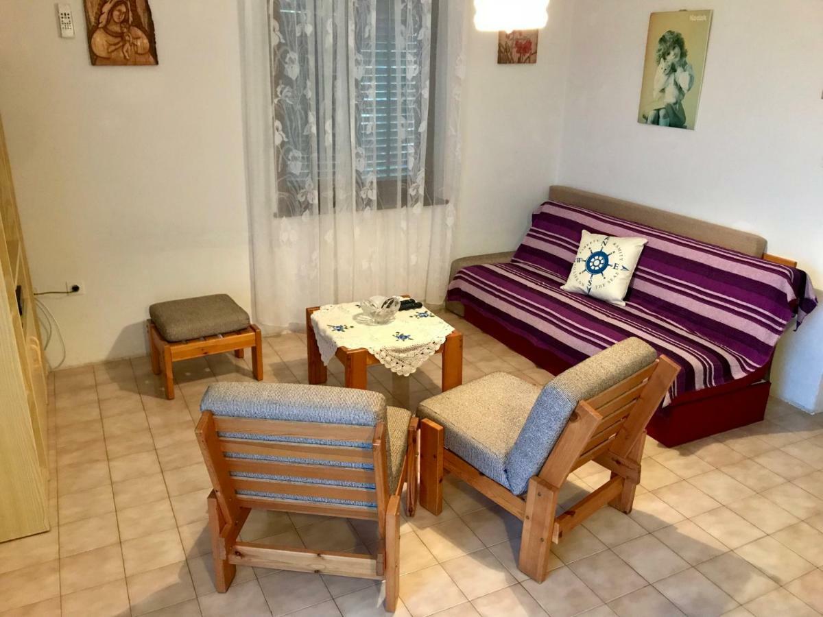 Apartments Markelj Ловречиця Екстер'єр фото