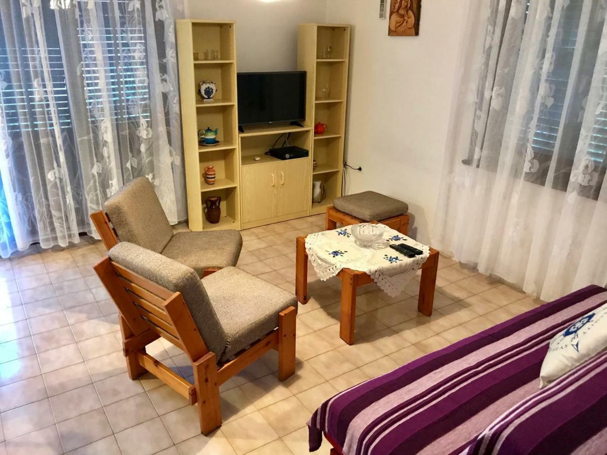 Apartments Markelj Ловречиця Екстер'єр фото